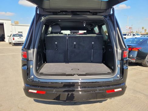 New 2025 Jeep Wagoneer Series II w/ Convenience Group I image 19