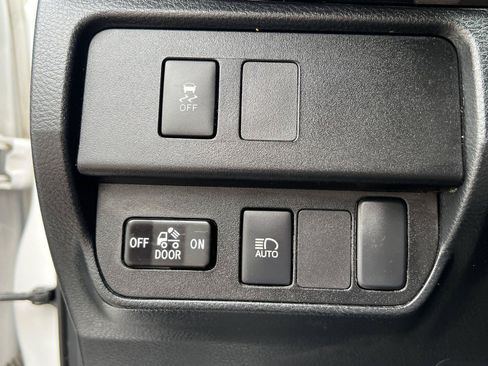 Used 2020 Toyota Tacoma SR5 w/ Technology Package AWD/4WD image 31