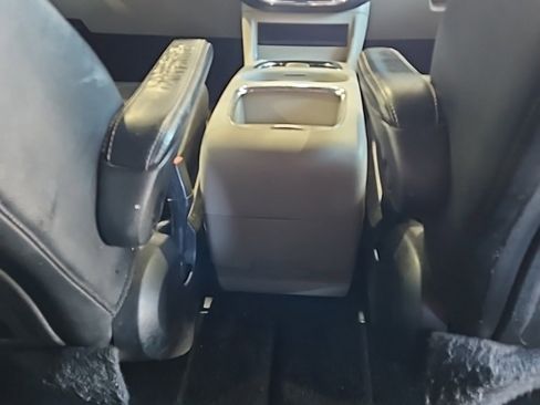 Used 2019 Dodge Grand Caravan SXT image 15