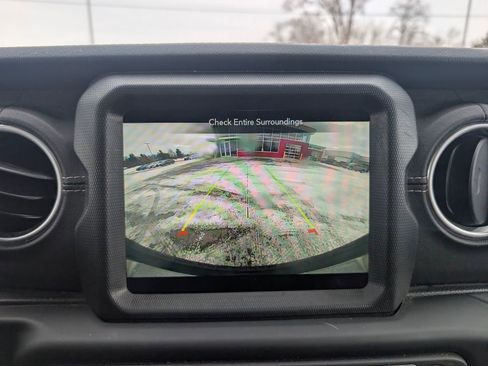 Used 2021 Jeep Wrangler Unlimited Sahara image 15