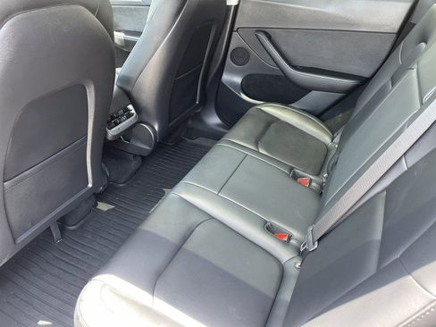 Used 2023 Tesla Model Y AWD image 12