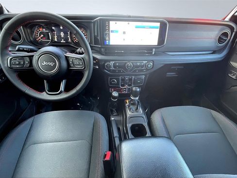 Used 2024 Jeep Wrangler Unlimited Rubicon image 16