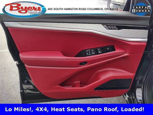 Used 2024 Jeep Wagoneer Launch Edition image 12