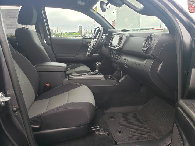 Used 2022 Toyota Tacoma TRD Sport AWD/4WD image 16