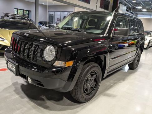 Used 2016 Jeep Patriot Sport image 3