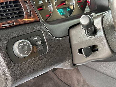 Used 2014 Chevrolet Impala LT w/ LT Sunroof Package image 13