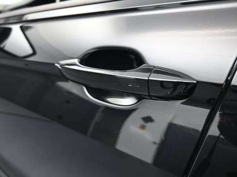 Used 2021 Volkswagen Tiguan SE R-Line image 34