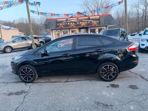 Used 2019 Ford Fiesta SE w/ Cold Weather Package image 4