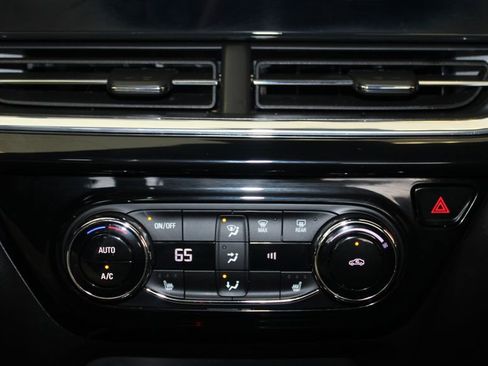 Used 2025 Chevrolet Trax RS w/ Driver Confidence Package image 30