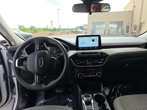 Used 2022 Ford Escape SE FWD image 9