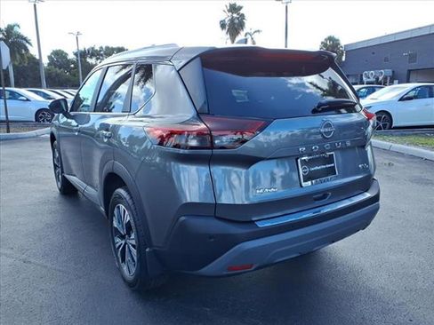 Used 2023 Nissan Rogue SV w/ SV Premium B Package image 4