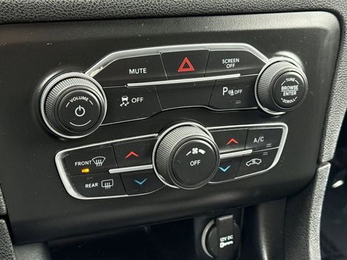 Used 2021 Dodge Charger SXT w/ Leather Interior Group image 16