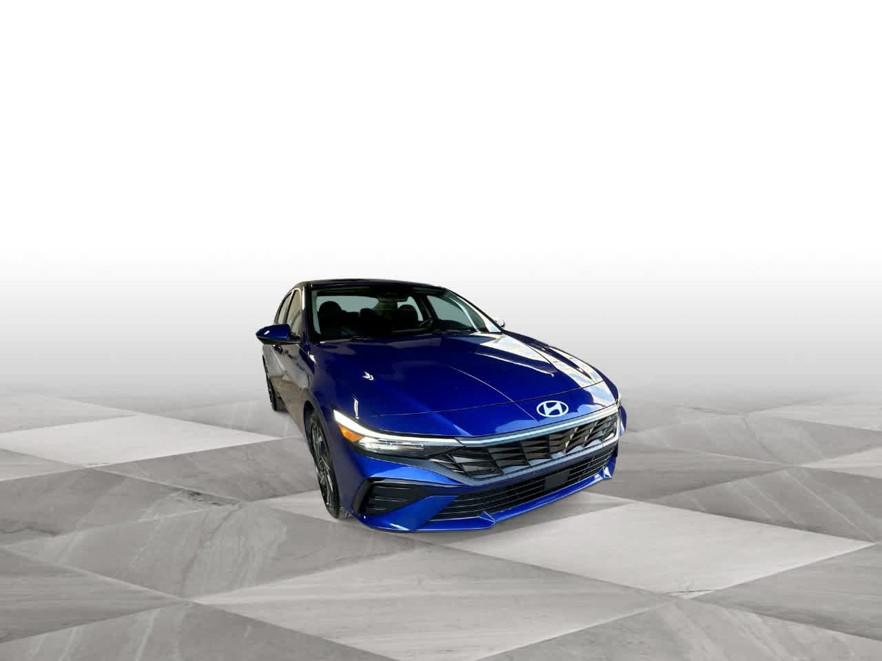 Used 2025 Hyundai Elantra Limited FWD image 2