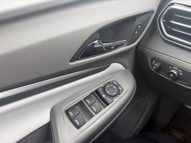Used 2023 Chevrolet Bolt EUV Premier w/ Sun & Sound Package FWD image 13