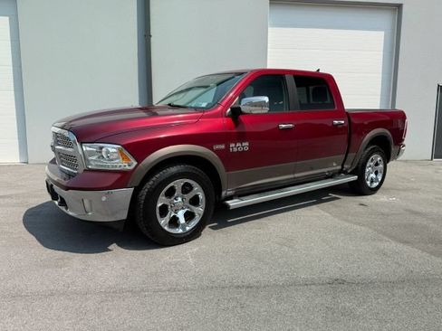 Used 2017 RAM 1500 Laramie w/ Convenience Group AWD/4WD image 3