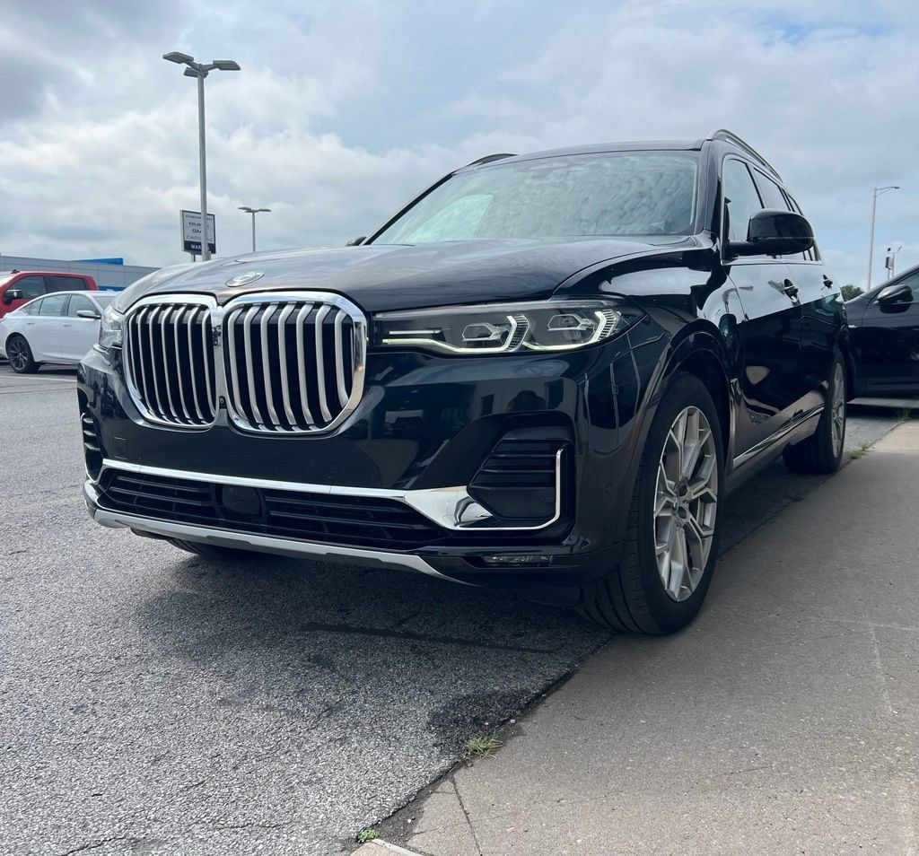 Used 2020 BMW X7 xDrive40i w/ Premium Package AWD/4WD image 4