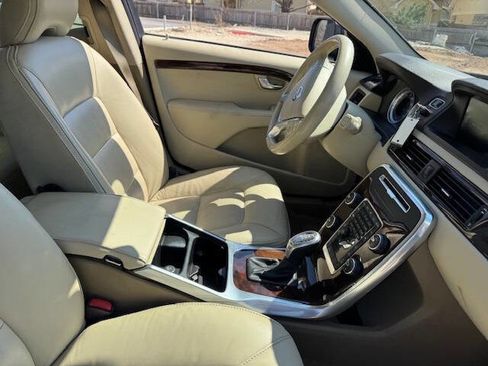 Used 2013 Volvo XC70 3.2 image 29