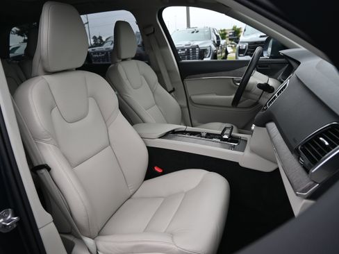 Used 2024 Volvo XC90 B6 Plus AWD/4WD image 35