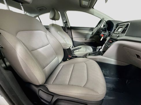 Used 2017 Hyundai Elantra SE FWD image 28