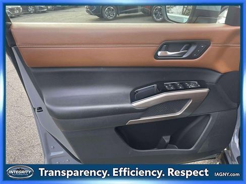 Certified 2022 Nissan Pathfinder Platinum w/ Cargo Package image 17