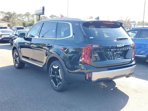 New 2025 Kia Telluride S image 4