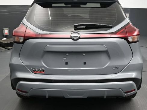 Used 2024 Nissan Kicks SR w/ SR Premium Package FWD image 14