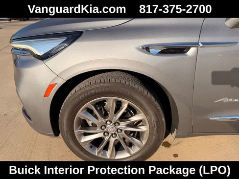 Used 2023 Buick Enclave Avenir image 8