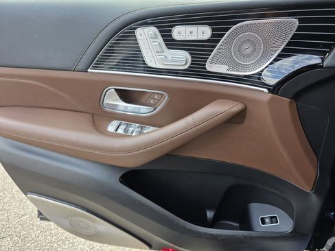 Used 2024 Mercedes-Benz GLS 450 4MATIC image 27