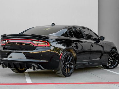 Used 2023 Dodge Charger SXT w/ Blacktop Package image 4