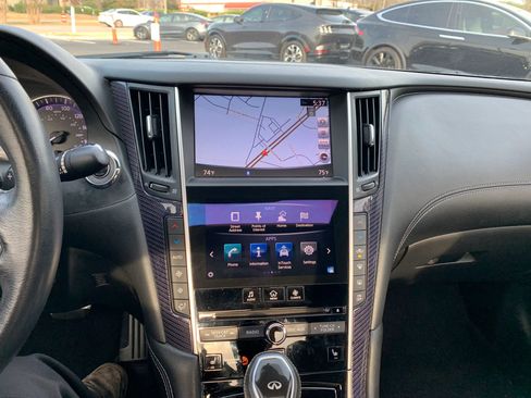 Used 2017 INFINITI Q60 Red Sport 400 image 18