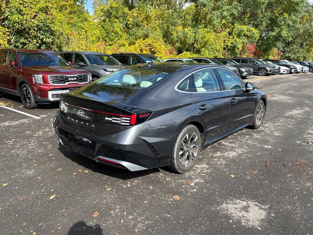 Certified 2024 Hyundai Sonata SEL FWD image 3