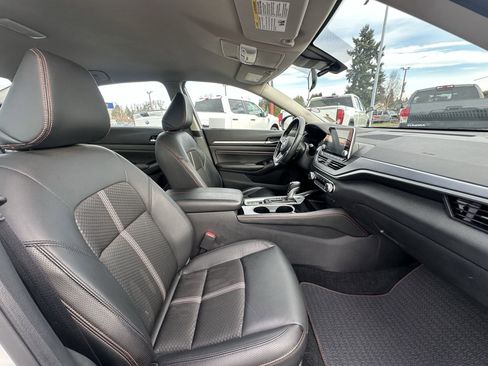 Used 2023 Nissan Altima 2.5 SR image 9