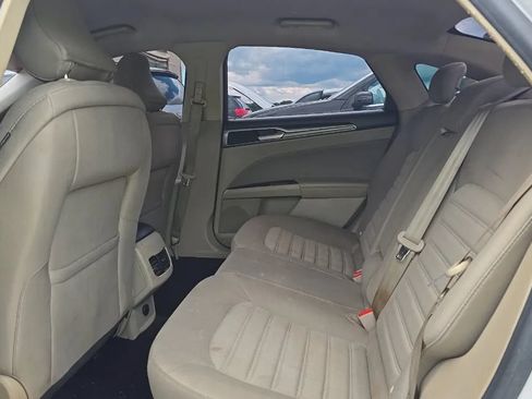 Used 2018 Ford Fusion SE FWD image 6