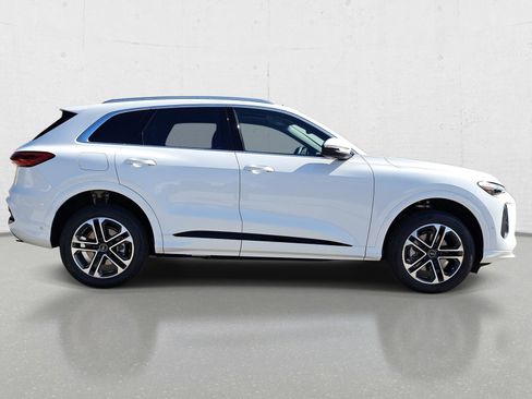 New 2026 Audi Q5 Premium AWD/4WD image 4
