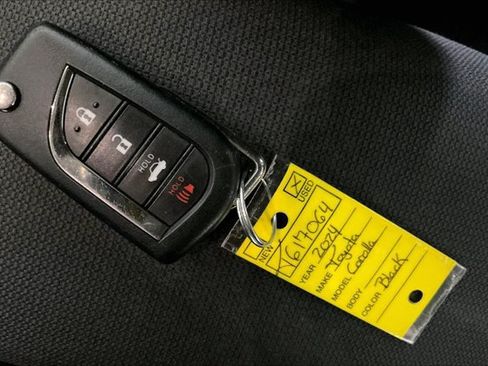 Used 2024 Toyota Corolla LE FWD image 11