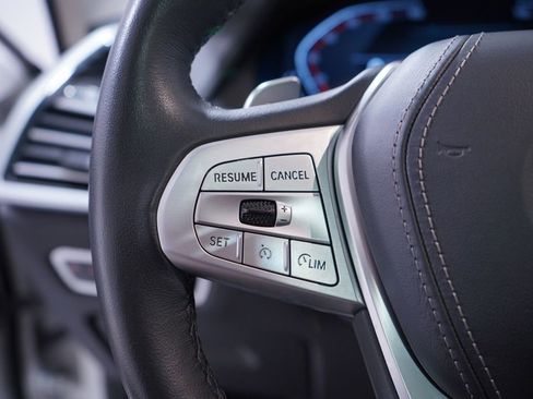 Used 2022 BMW X7 xDrive40i w/ Parking Assistance Package image 21