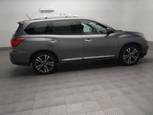 Used 2017 Nissan Pathfinder Platinum w/ Family Entertainment Package FWD image 10