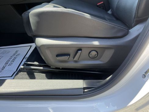 Certified 2025 Nissan Rogue SL w/ SL Premium Package AWD/4WD image 20