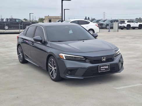 Used 2022 Honda Civic Touring image 3