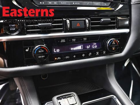 Used 2025 Nissan Pathfinder SV FWD image 20