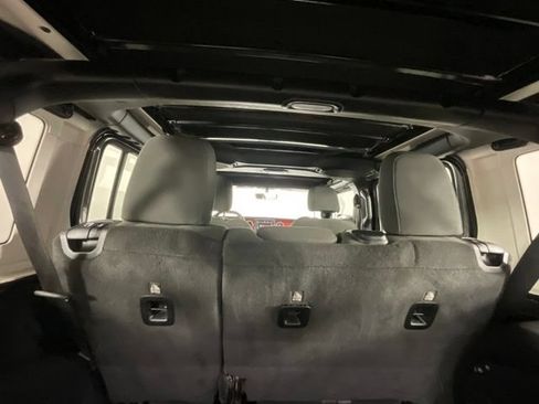 Used 2019 Jeep Wrangler Unlimited Rubicon AWD/4WD image 28