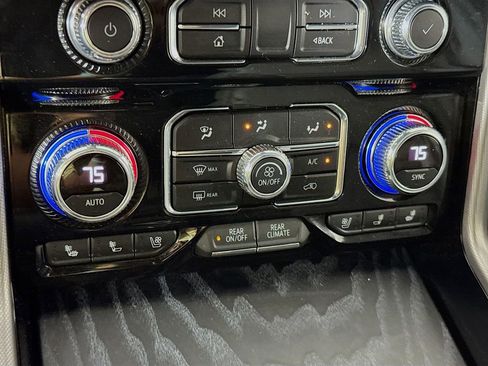 Used 2022 GMC Yukon Denali image 16