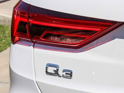 Used 2023 Audi Q3 2.0T Premium w/ Convenience Package AWD/4WD image 11