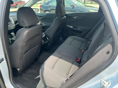 Used 2017 Chevrolet Malibu LT FWD image 8