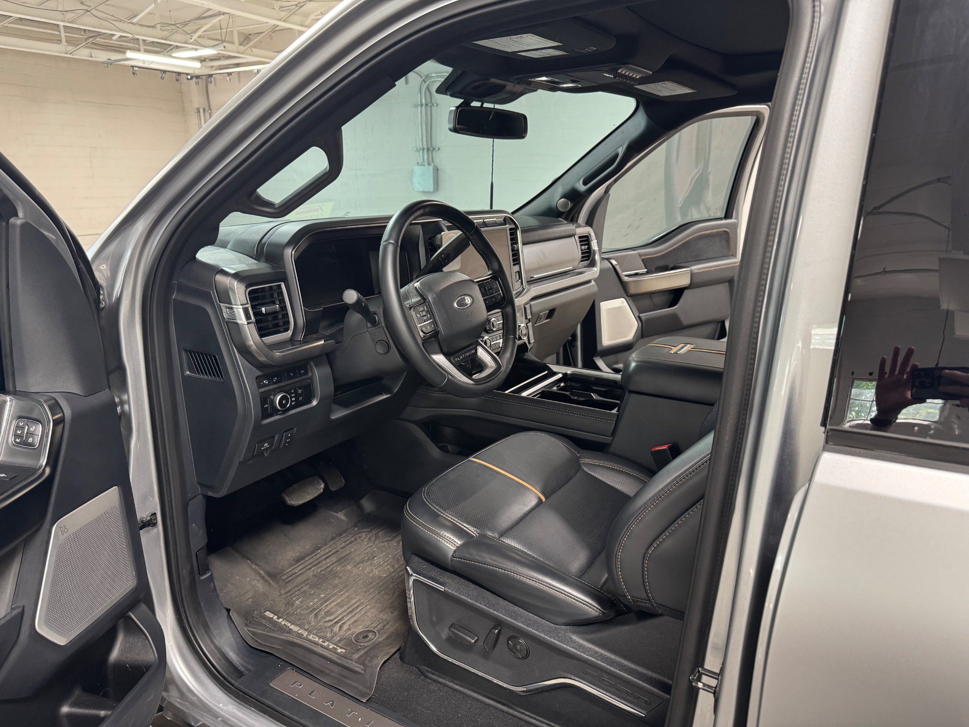 Used 2024 Ford F450 Platinum w/ Camper Package AWD/4WD image 16