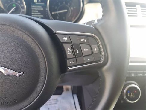 Used 2018 Jaguar E-PACE S image 18