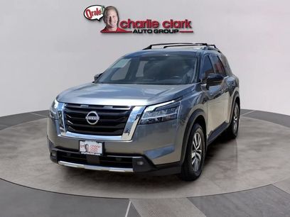 Used 2022 Nissan Pathfinder SL
