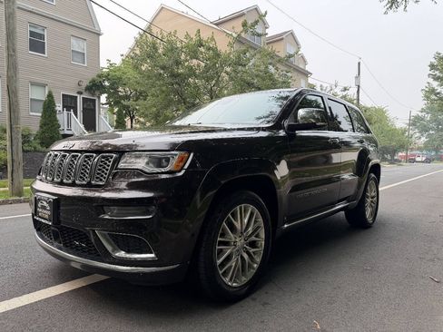Used 2017 Jeep Grand Cherokee Summit AWD/4WD image 2