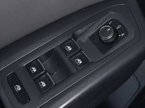 Used 2021 Volkswagen Atlas Cross Sport S FWD image 27