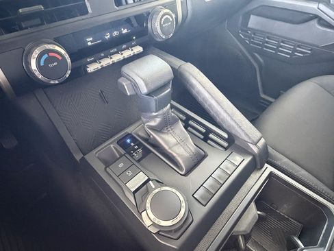 Used 2024 Toyota Tacoma SR AWD/4WD image 18